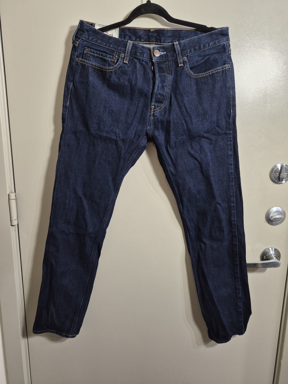 Hollister Men's Dark Blue Jeans - Classic Straight Fit